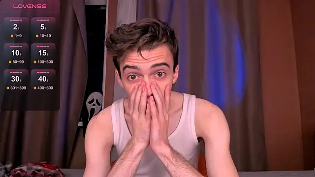 Snapshot of spider____man chatting on 10.31.25 spider    man online show from 10.31.25