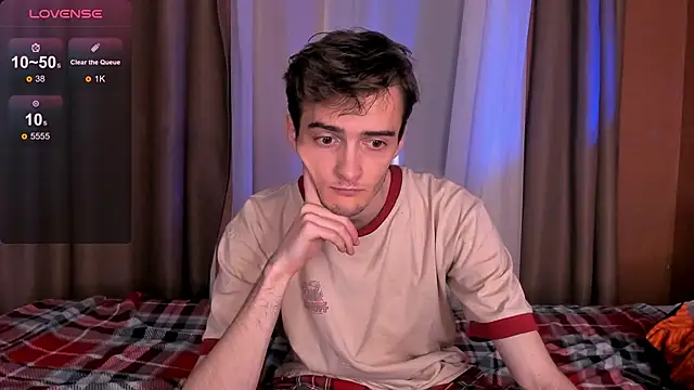 Snapshot of spider____man chatting on 11.03.25 spider    man online show from 11.03.25