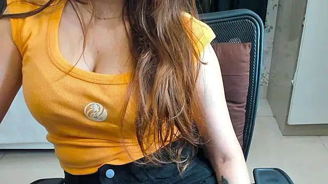 Snapshot of Shawtty_Girl chatting on 10.22.25 Shawtty Girl online show from 10.22.25