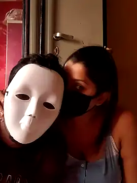 Snapshot of Hottie_couple69 chatting on 09.14.25 Hottie couple69 online show from 09.14.25