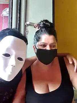 Snapshot of Hottie_couple69 chatting on 09.17.25 Hottie couple69 online show from 09.17.25