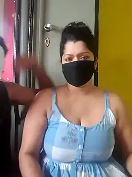 Snapshot of Hottie_couple69 chatting on 09.18.25 Hottie couple69 online show from 09.18.25