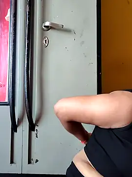 Snapshot of Hottie_couple69 chatting on 09.28.25 Hottie couple69 online show from 09.28.25