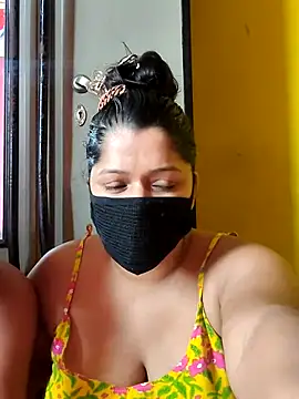 Snapshot of Hottie_couple69 chatting on 10.15.25 Hottie couple69 online show from 10.15.25