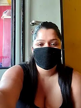 Snapshot of Hottie_couple69 chatting on 11.13.25 Hottie couple69 online show from 11.13.25