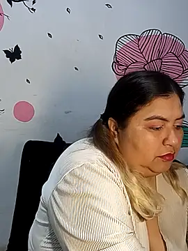 curvy diva  online show from 10.14.25