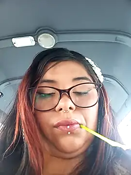 snow belle online show from 10.21.25