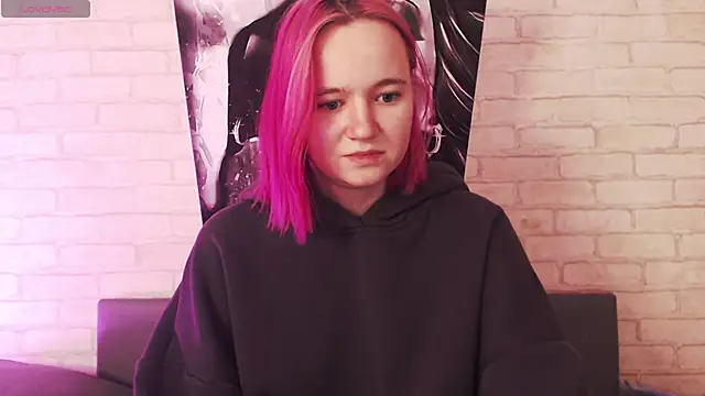 Ericha Stone online show from 09.23.25