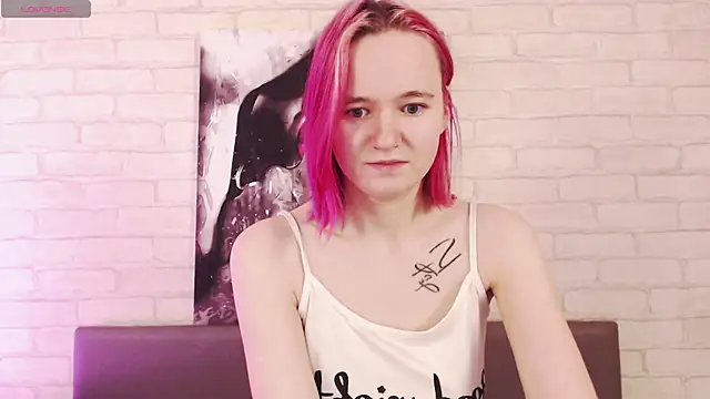 Ericha Stone online show from 10.04.25