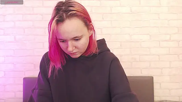 Ericha Stone online show from 11.08.25