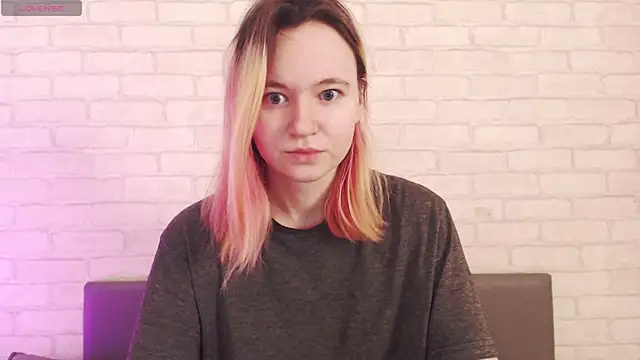 Ericha Stone online show from 04.04.26