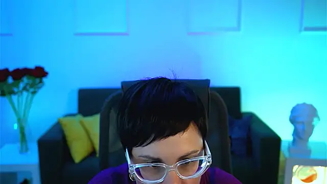 LauraDavidsons online show from 10.12.25