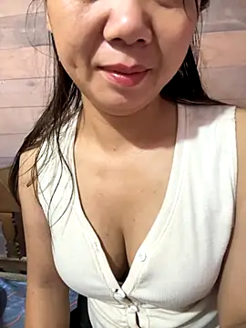 Snapshot of Binjt chatting on 09.22.25 Binjt online show from 09.22.25