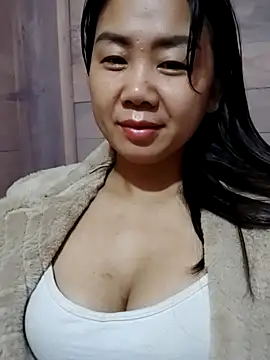 Snapshot of Binjt chatting on 10.17.25 Binjt online show from 10.17.25