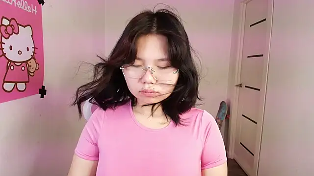 Snapshot of Moana_light chatting on 09.26.25 Moana light online show from 09.26.25