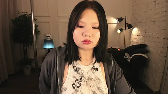 Snapshot of Moana_light chatting on 10.08.25 Moana light online show from 10.08.25