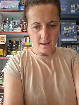 Snapshot of Fluturas2 chatting on 09.16.25 Fluturas2 online show from 09.16.25