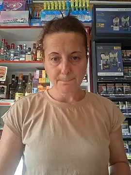 Snapshot of Fluturas2 chatting on 09.21.25 Fluturas2 online show from 09.21.25