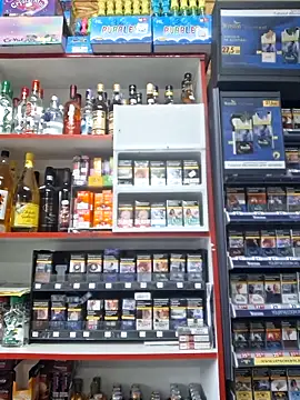 Snapshot of Fluturas2 chatting on 10.08.25 Fluturas2 online show from 10.08.25