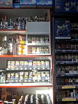 Snapshot of Fluturas2 chatting on 10.13.25 Fluturas2 online show from 10.13.25