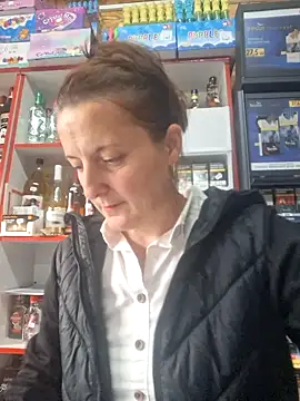 Snapshot of Fluturas2 chatting on 10.14.25 Fluturas2 online show from 10.14.25