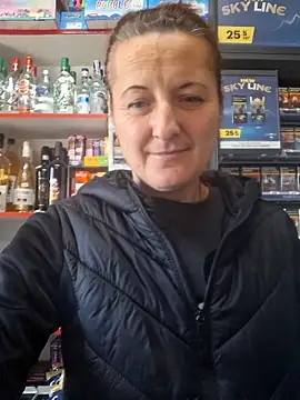 Snapshot of Fluturas2 chatting on 10.22.25 Fluturas2 online show from 10.22.25