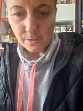 Snapshot of Fluturas2 chatting on 10.23.25 Fluturas2 online show from 10.23.25