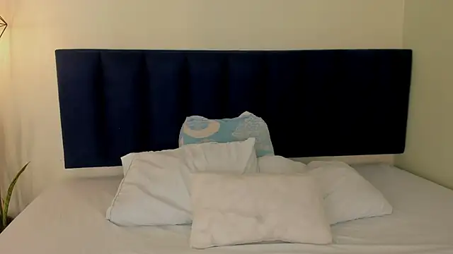 sophieturner mg online show from 03.09.26