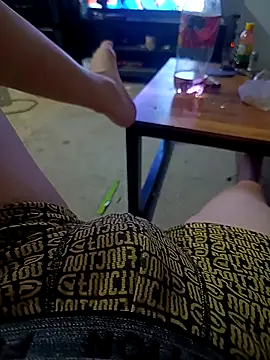 Snapshot of Frnlove521 chatting on 09.30.25 Frnlove521 online show from 09.30.25