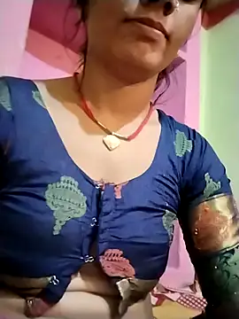 Snapshot of Sapna_meena chatting on 10.28.25 Sapna meena online show from 10.28.25