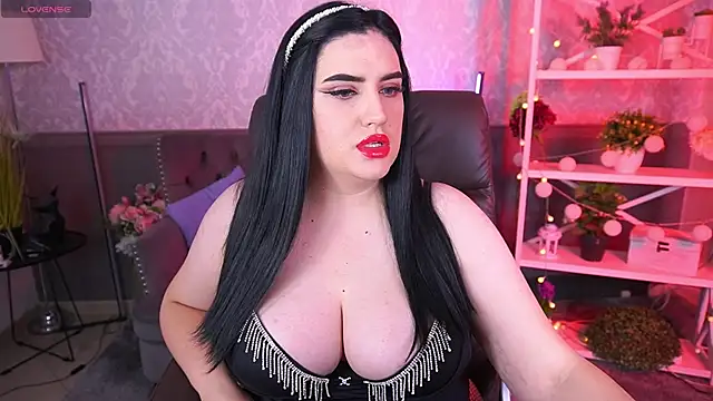 Snapshot of LunaPearll chatting on 10.06.25 LunaPearll online show from 10.06.25