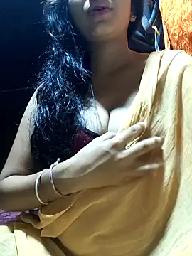 Snapshot of telugu_mounika chatting on 09.15.25 telugu mounika online show from 09.15.25