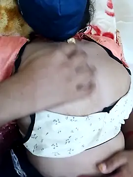 Snapshot of malteejat chatting on 09.11.25 malteejat online show from 09.11.25