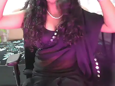 Snapshot of shaalu_sharma chatting on 09.11.25 shaalu sharma online show from 09.11.25
