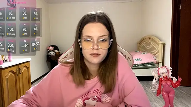 Snapshot of VibeQueenLucy chatting on 09.10.25 VibeQueenLucy online show from 09.10.25