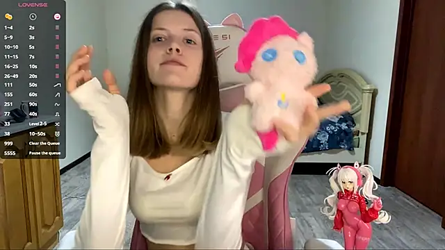 Snapshot of VibeQueenLucy chatting on 09.21.25 VibeQueenLucy online show from 09.21.25