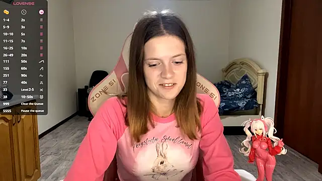 Snapshot of VibeQueenLucy chatting on 09.22.25 VibeQueenLucy online show from 09.22.25