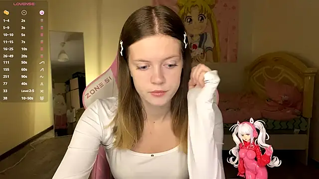 Snapshot of VibeQueenLucy chatting on 10.26.25 VibeQueenLucy online show from 10.26.25