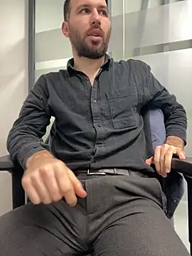 Snapshot of speddy34 chatting on 12.19.25 speddy34 online show from 12.19.25