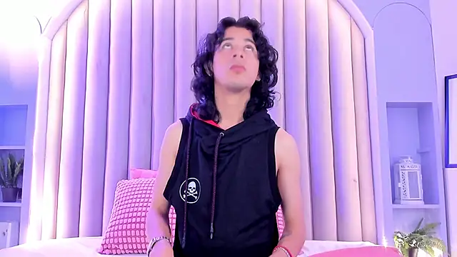 BenjiFiore  online show from 09.26.25