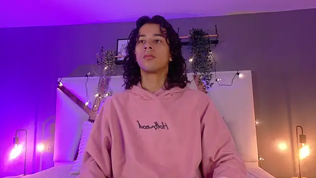 BenjiFiore  online show from 10.06.25