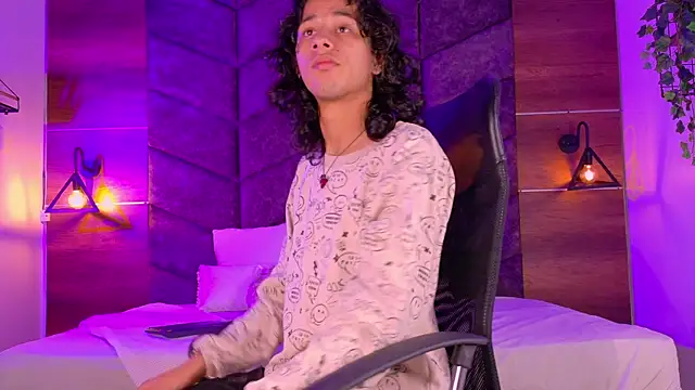 BenjiFiore  online show from 10.07.25