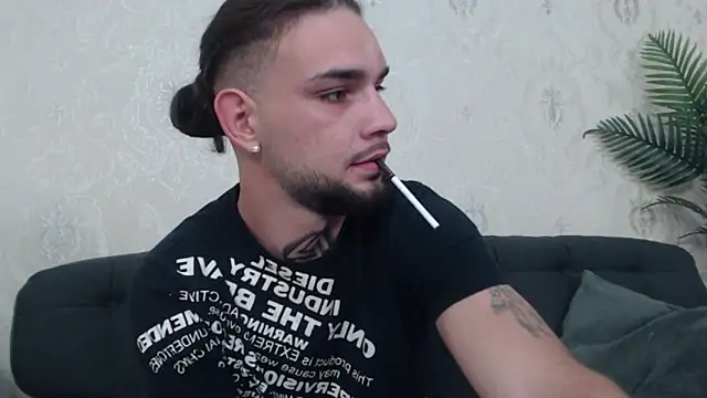 Snapshot of DanyelCarter chatting on 09.18.25 DanyelCarter online show from 09.18.25