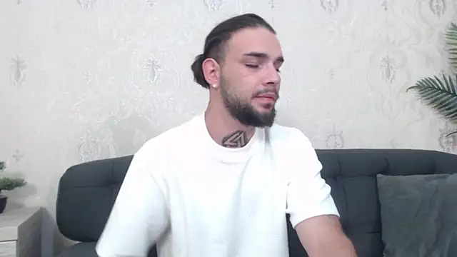 Snapshot of DanyelCarter chatting on 09.30.25 DanyelCarter online show from 09.30.25