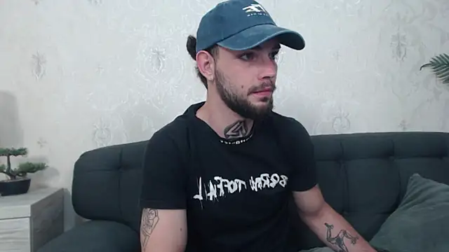 Snapshot of DanyelCarter chatting on 10.04.25 DanyelCarter online show from 10.04.25