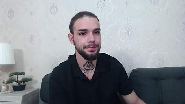 Snapshot of DanyelCarter chatting on 10.06.25 DanyelCarter online show from 10.06.25