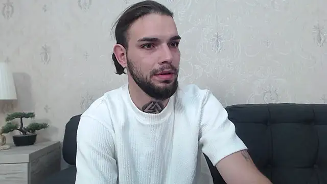 Snapshot of DanyelCarter chatting on 10.09.25 DanyelCarter online show from 10.09.25