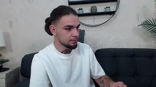 Snapshot of DanyelCarter chatting on 10.13.25 DanyelCarter online show from 10.13.25