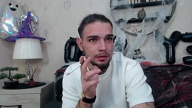 Snapshot of DanyelCarter chatting on 10.18.25 DanyelCarter online show from 10.18.25