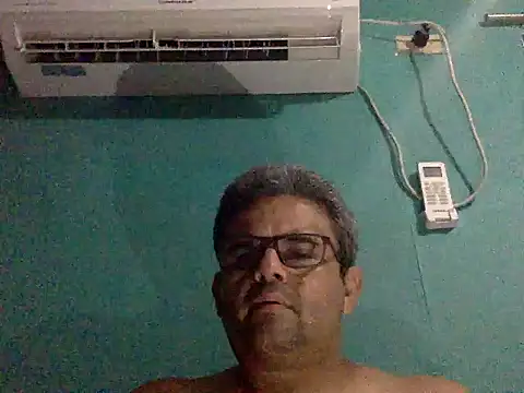 Snapshot of Katracho6969 chatting on 10.04.25 Katracho6969 online show from 10.04.25